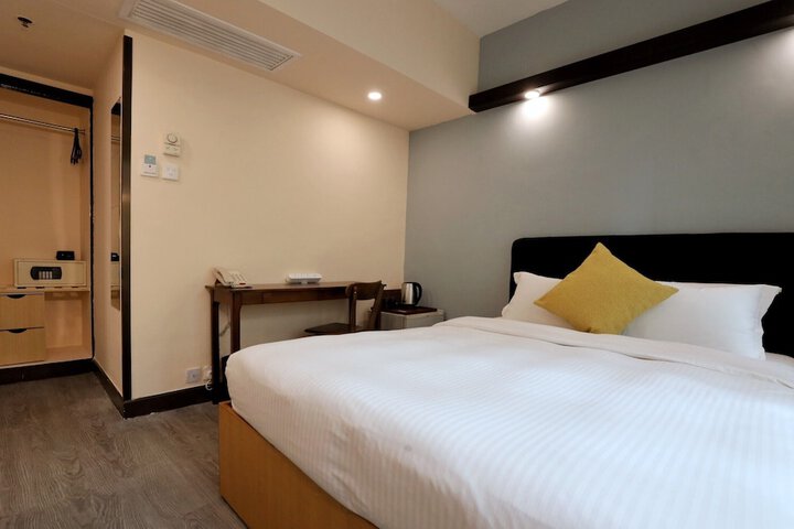 Room 19 of 29