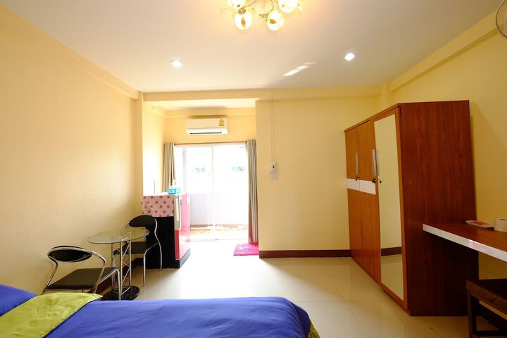 Room 9 of 26