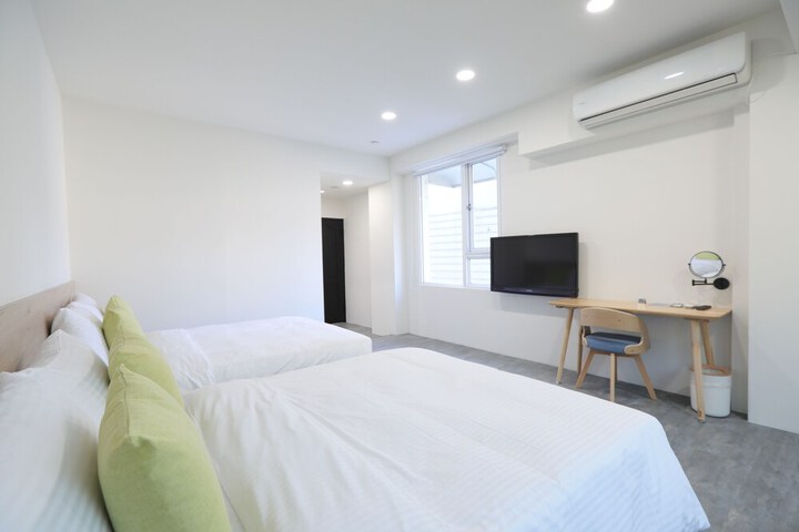 Room 47 of 75