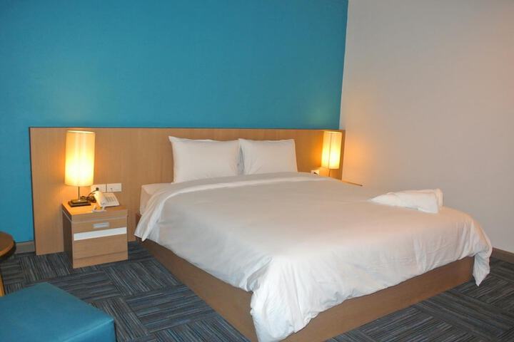 Room 21 of 74