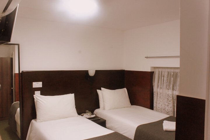 Room 44 of 127