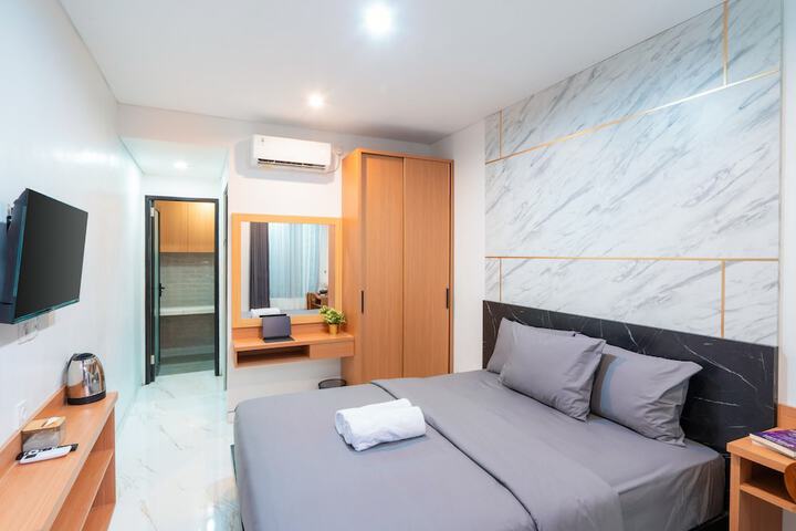 Room 13 of 38