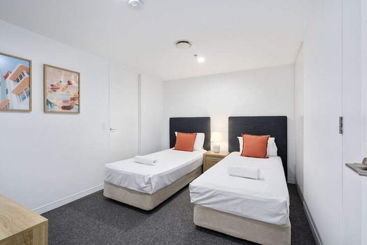 Room 31 of 213