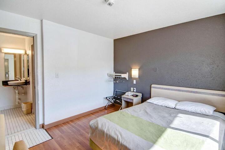 Double Bed (2 of 17)