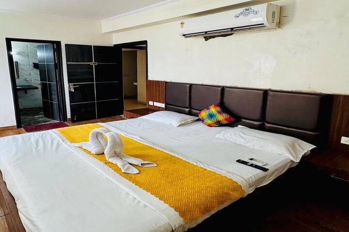 Room 15 of 27