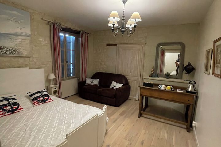 Room 35 of 68