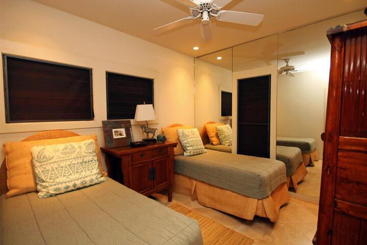 Room 28 of 32