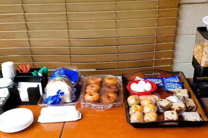 Breakfast/Coffee Service 9 of 11