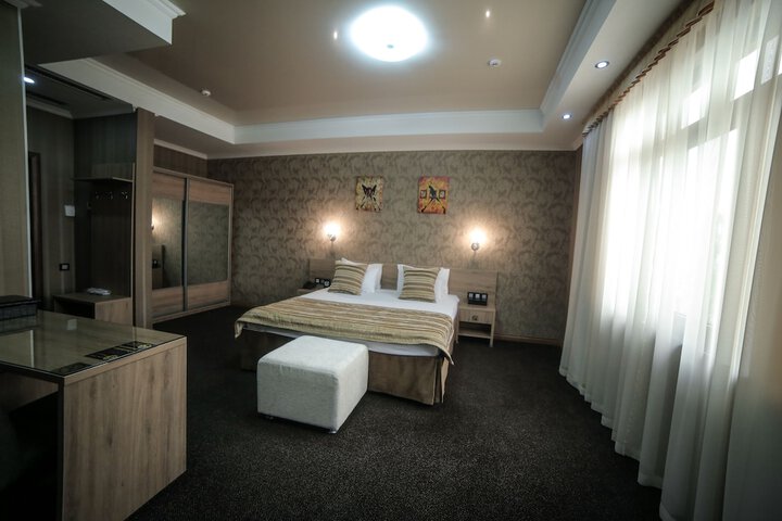 Room 13 of 44