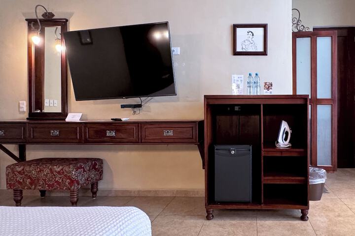 Room 10 of 38