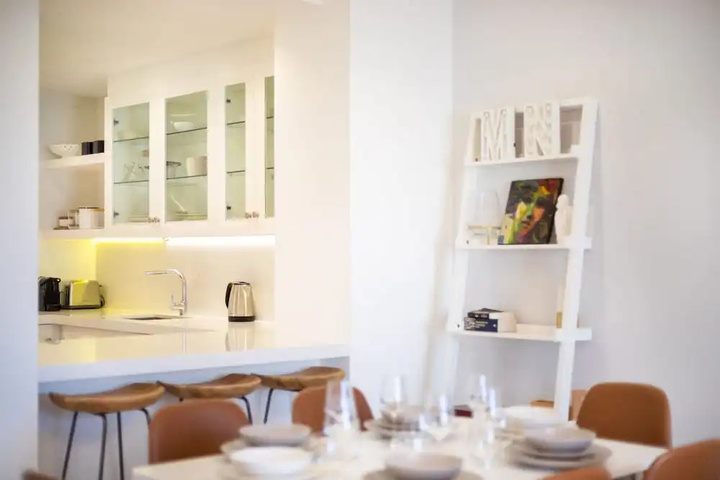 Dining 16 of 16
