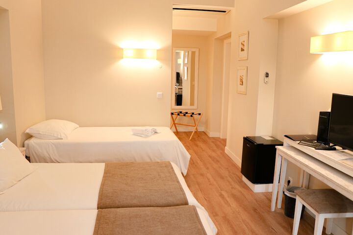Room 3 of 22