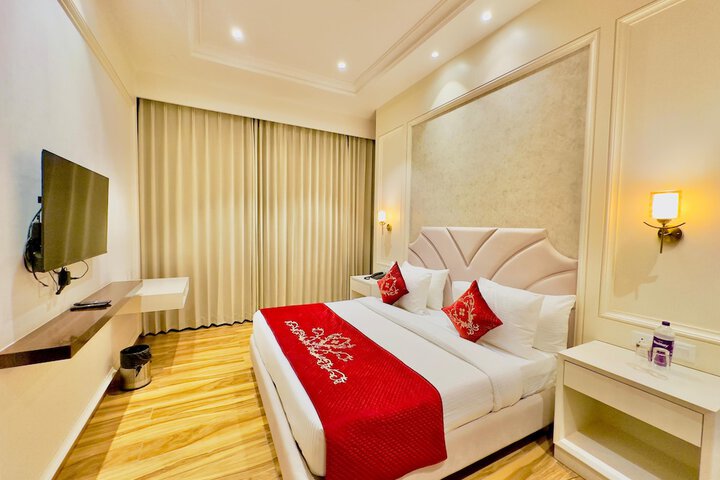 Room 32 of 46