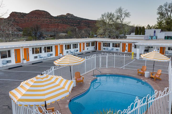 Hotel 77 of 105