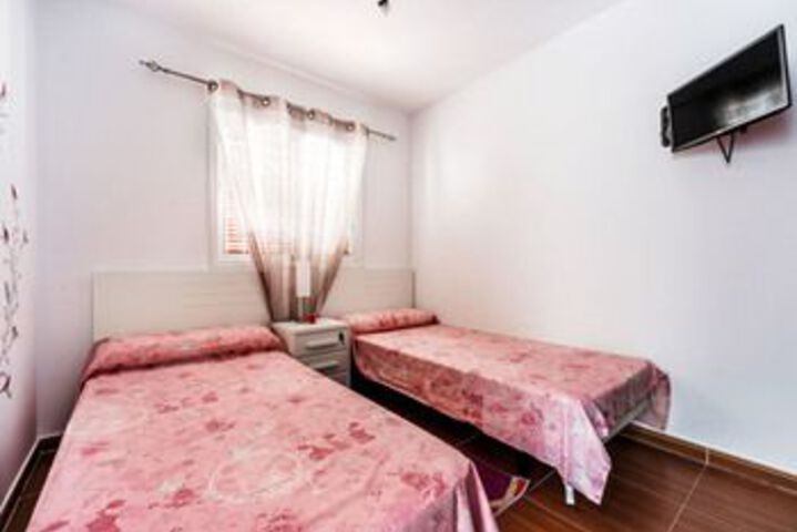 Room 5 of 18
