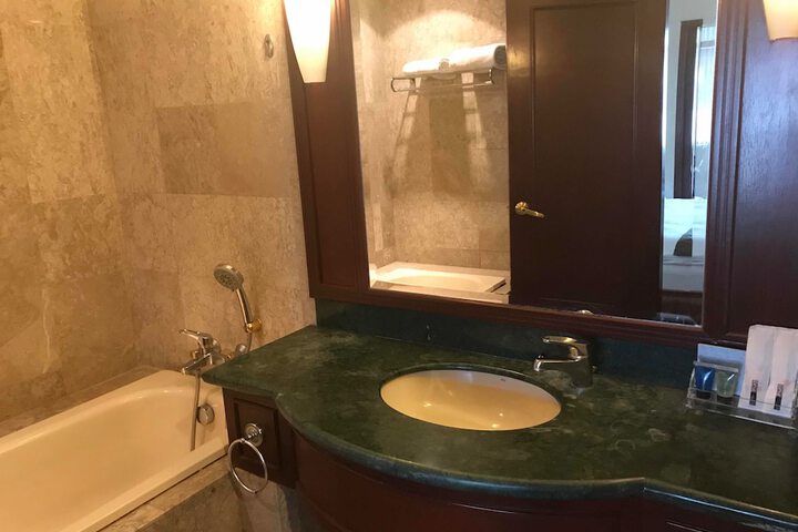 Room 41 of 114