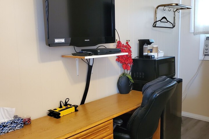 Room 18 of 32