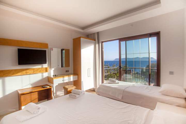 Room 33 of 108