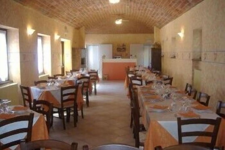 Dining 14 of 26