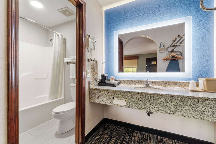 Room 15 of 27