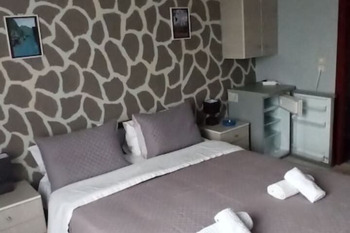 Room 3 of 61