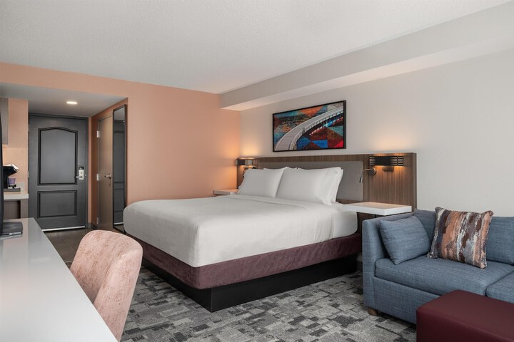 Room 32 of 55