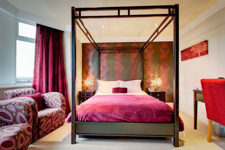 Room 4 of 75