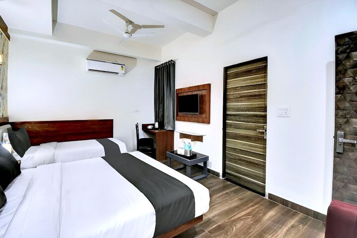 Room 10 of 24