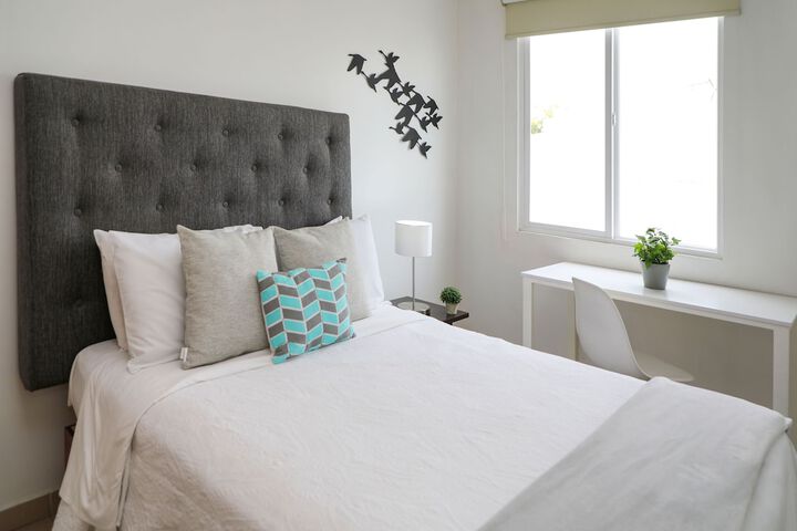 Room 8 of 28