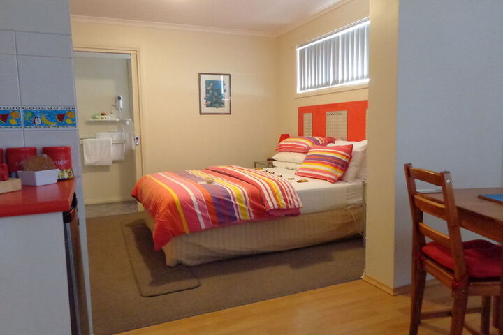 Room 4 of 33
