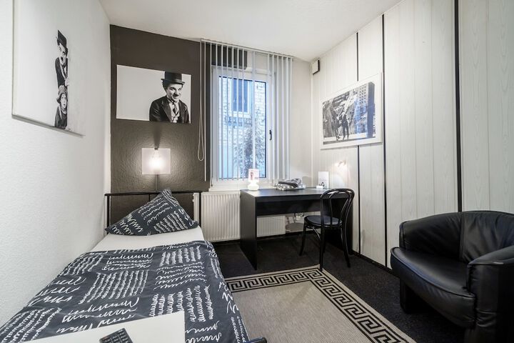 Room 4 of 41