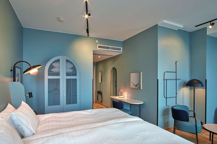 Room 22 of 40