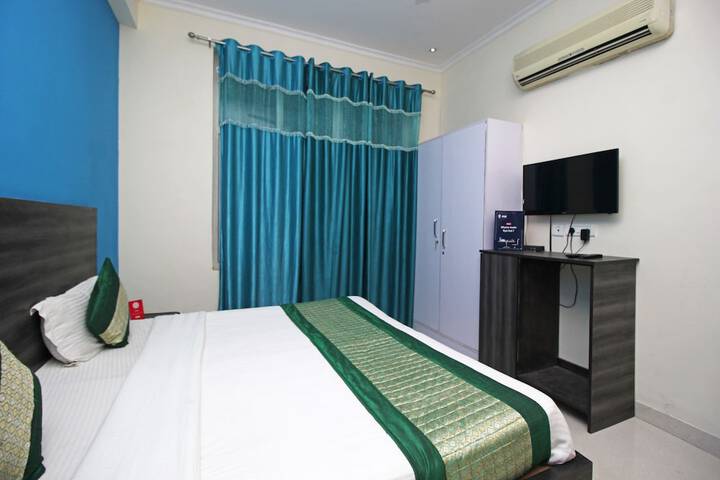 Room 10 of 18