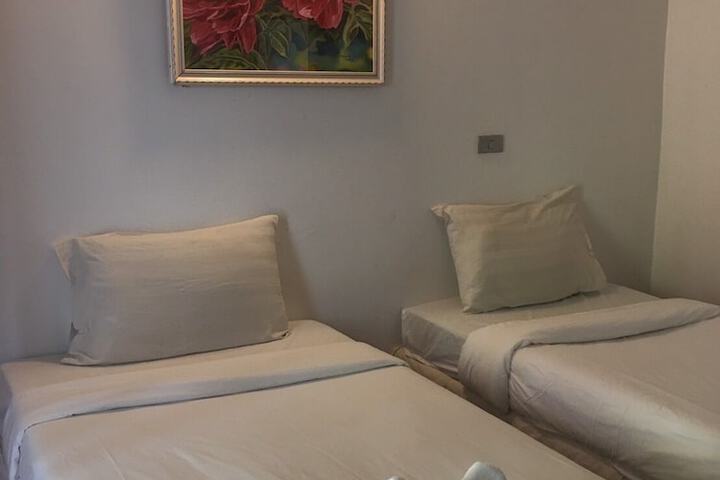 Room 12 of 31