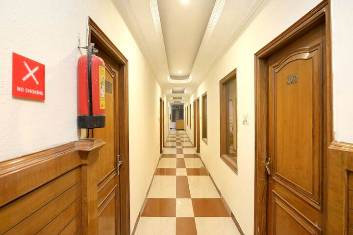 OYO 14029 Hotel Yogesh