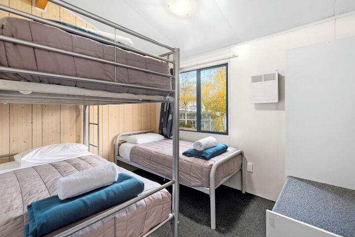 Room 13 of 76