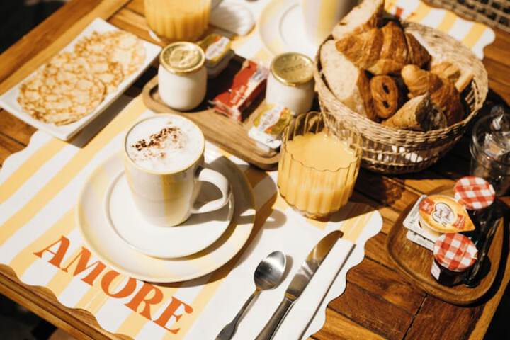 Breakfast/Coffee Service 49 of 77