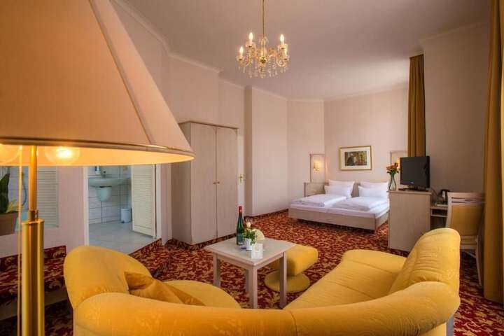 Room 20 of 36