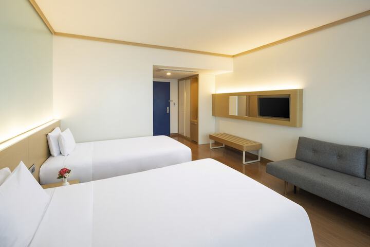 Room 12 of 61