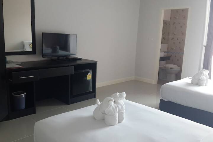 Room 9 of 38
