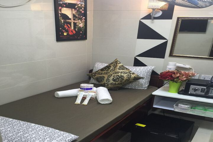 Room 11 of 48