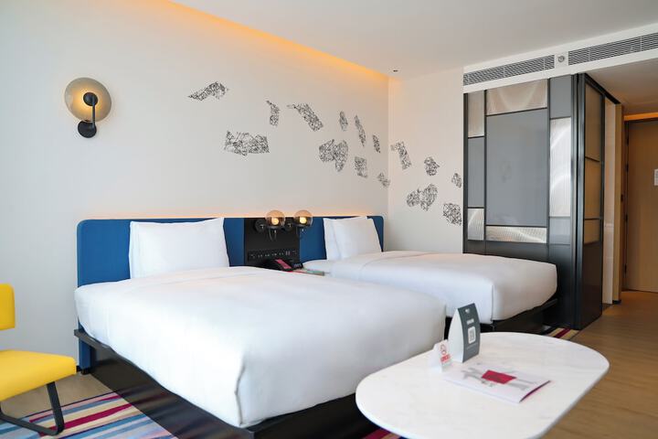 Room 16 of 41