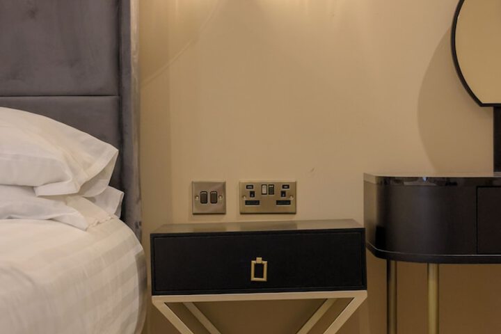 Room 27 of 111