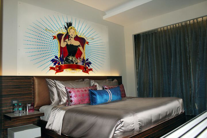 Room 25 of 59