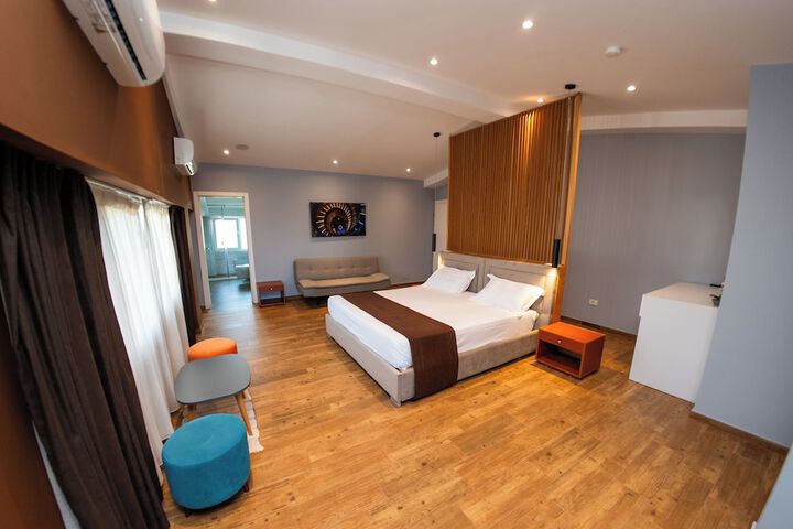 Room 46 of 90