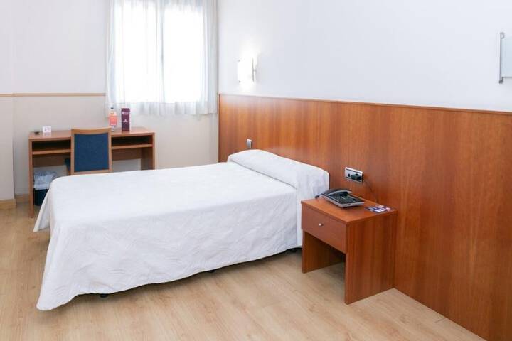 Room 14 of 38