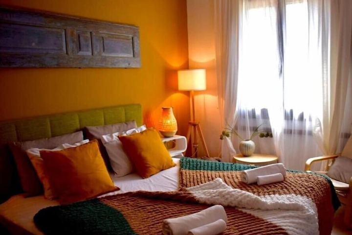 Room 4 of 40