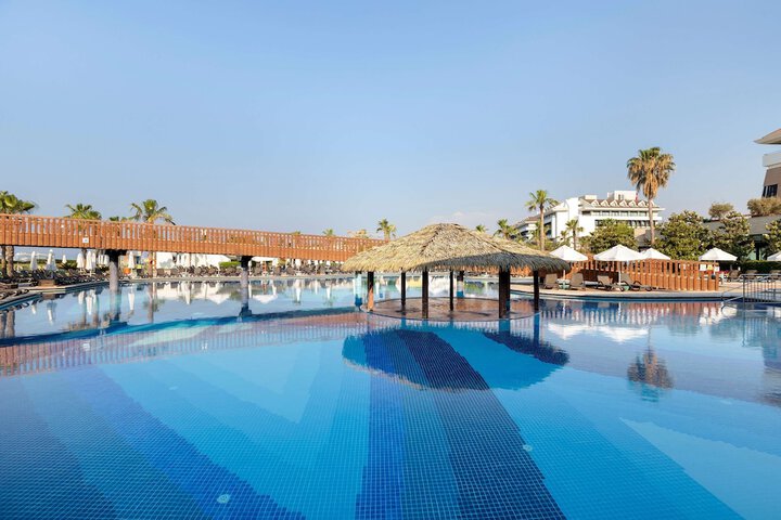 Pools & Facilities