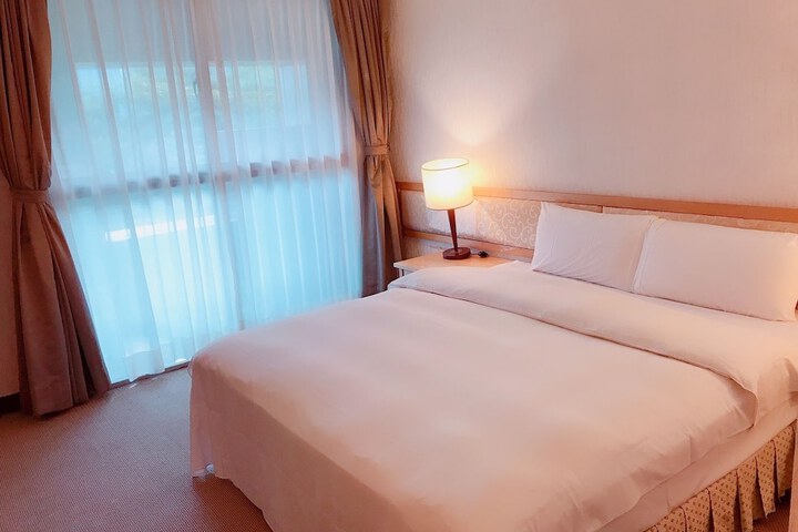 Room 15 of 40