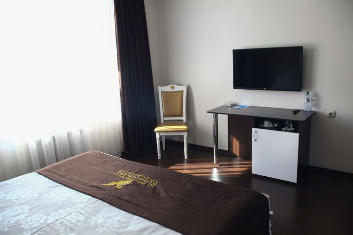 Room 27 of 67